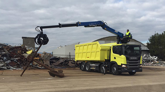 crane-loader-heavydutyuse-ecology-recycling
