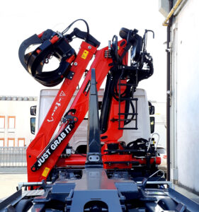 allestimentogru-gruripieghevole-sucamion-con scarrabile