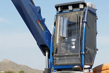 Cabin-for-forestry-loaders-and-recycling-cranes