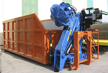 Container-mounting-crane-for-recycling-and-scrap-materials